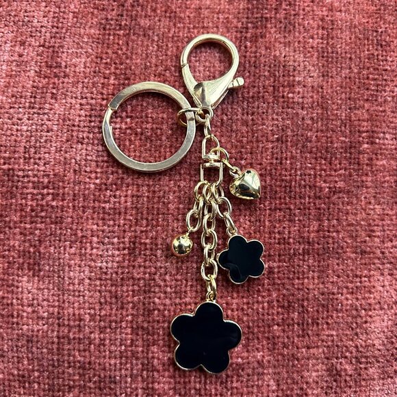 New BLACK CLOVER Bag Charm Gold Tone - Picture 1 of 9